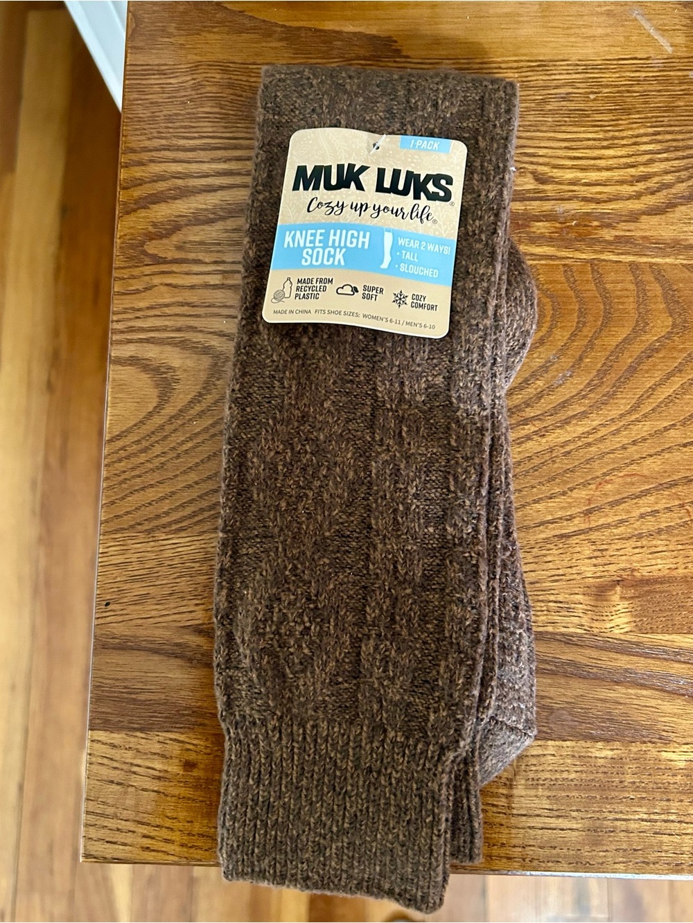 Women Muk Luks Knee High Socks NEW !